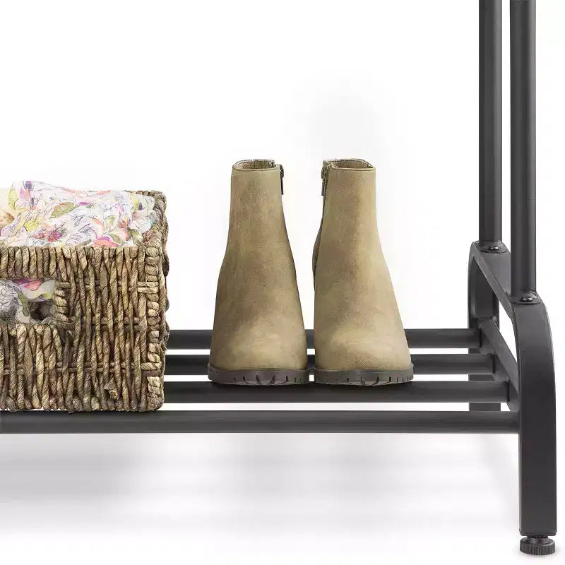Portant double tringle noir : Structure en acier, hauteur 155 cm, largeur 109 cm, profondeur 43 cm
