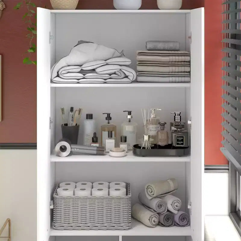 Meuble de rangement de salle de bain blanc moderne avec panier à linge intégré au niveau inférieur