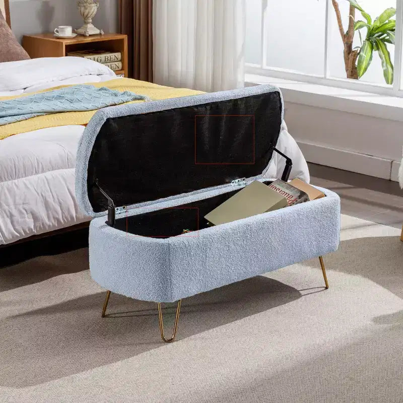 Banc de rangement ottoman rembourré moderne avec pieds dorés pour le bout du lit