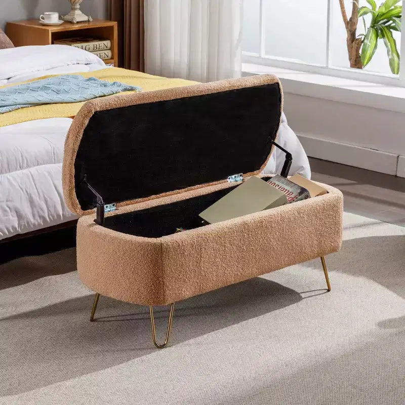 Banc de rangement ottoman rembourré moderne avec pieds dorés pour le bout du lit