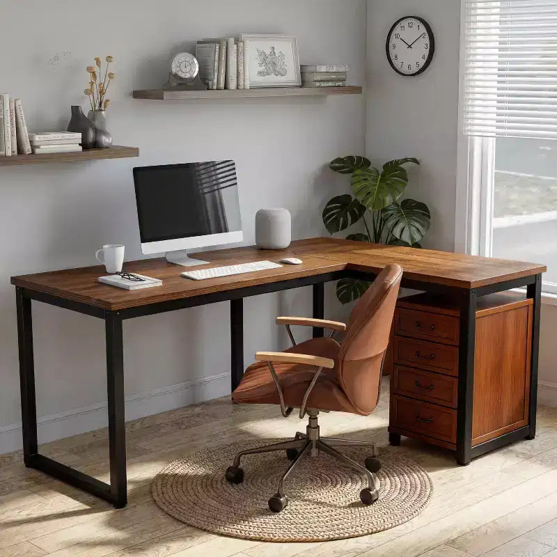 Bureau d'ordinateur d'angle, cadre métallique, rechargeable, plateau épaissi, adapté à un usage professionnel dans les salons