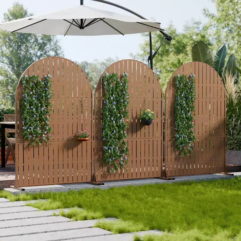 Paravent de confidentialité autoportant en métal cintré de 72H x 47L po, couleur gris clair/brun, pour jardin, patio, terrasse, cour
