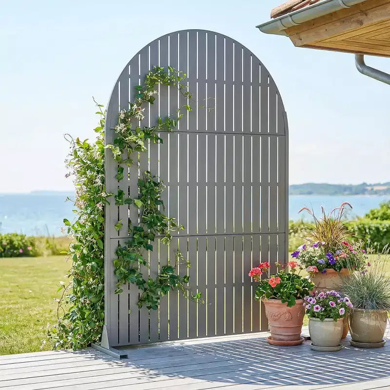 Paravent de confidentialité autoportant en métal cintré de 72H x 47L po, couleur gris clair/brun, pour jardin, patio, terrasse, cour